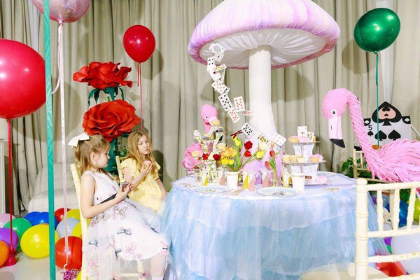 Ideal for Alice in Wonderland giant mushroom