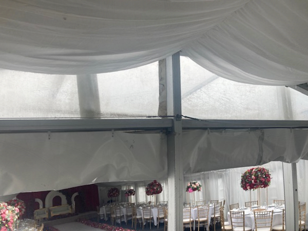 Joint between two marquees