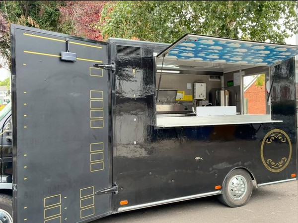 Large catering vehicle
