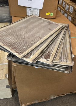 Secondhand 60x40 Trays For Sale