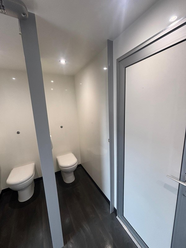 Secondhand 3+1 Toilet Trailer For Sale