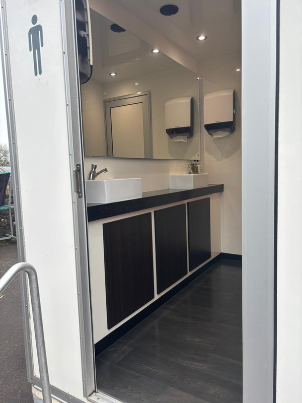 Secondhand Toilet Trailer For Sale