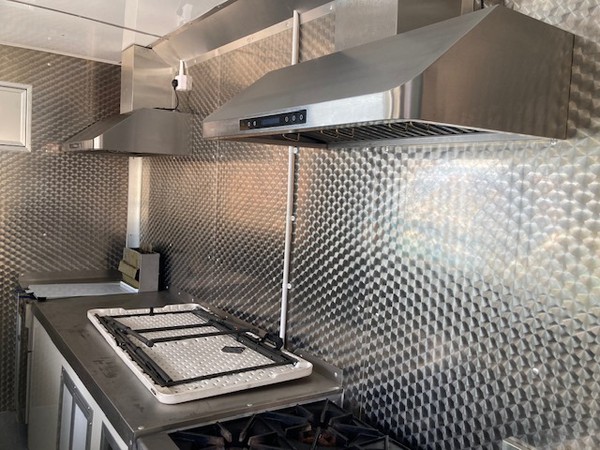 Secondhand Catering Van Truck Seafood Mobile Kitchen For Sale