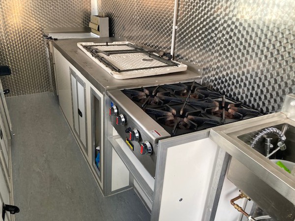 Secondhand Catering Van Truck Seafood Mobile Kitchen For Sale