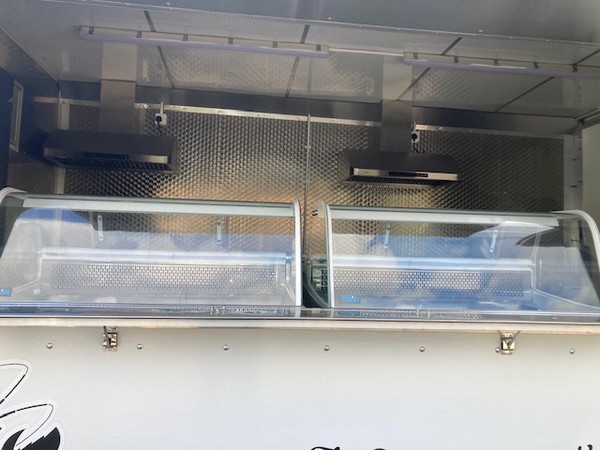 Secondhand Catering Van Truck Seafood Mobile Kitchen For Sale