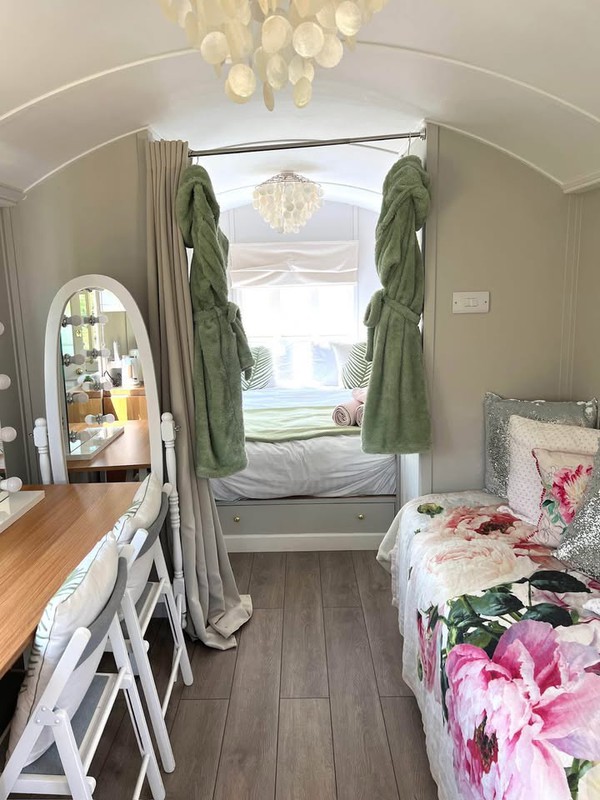 Secondhand Showman Wagon Glamping Caboose For Sale
