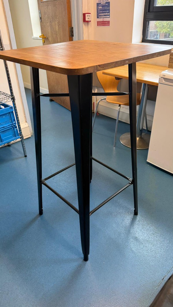 High bar table / poseur table