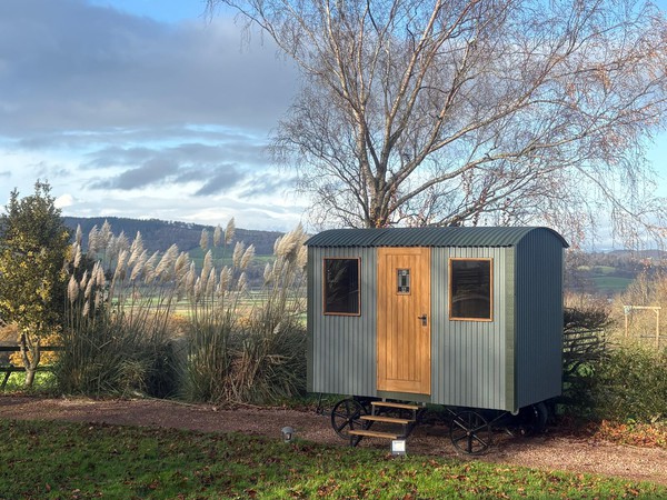 Mobile washroom trailer