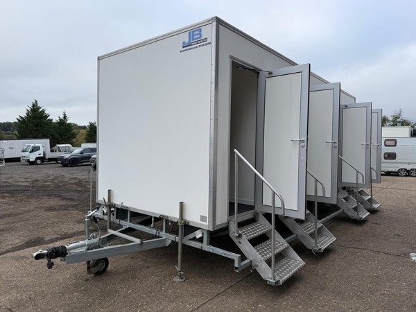 Secondhand Luxury 8 Bay Shower Trailer For Sale