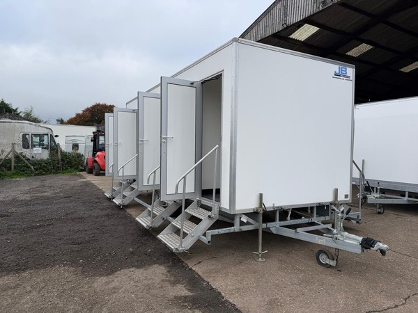 Secondhand Luxury 8 Bay Shower Trailer For Sale