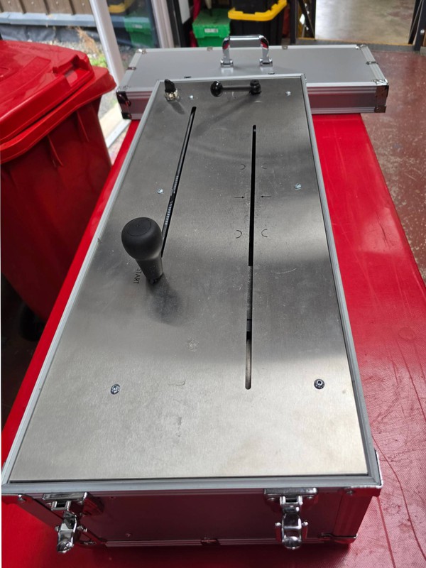 Portable skate sharpening machine