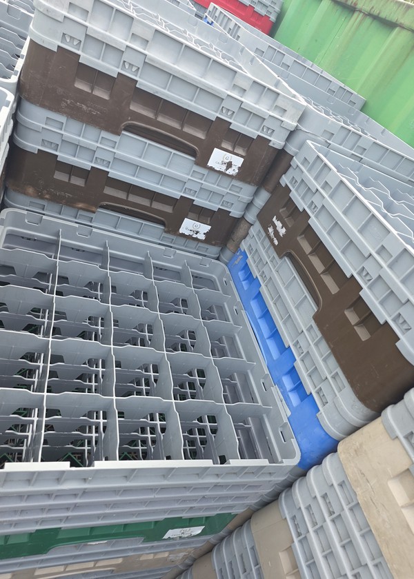 Secondhand Cambro Glass Racks Storage and Washing For Sale
