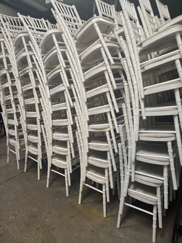 Secondhand White Chiavari Chairs For Sale