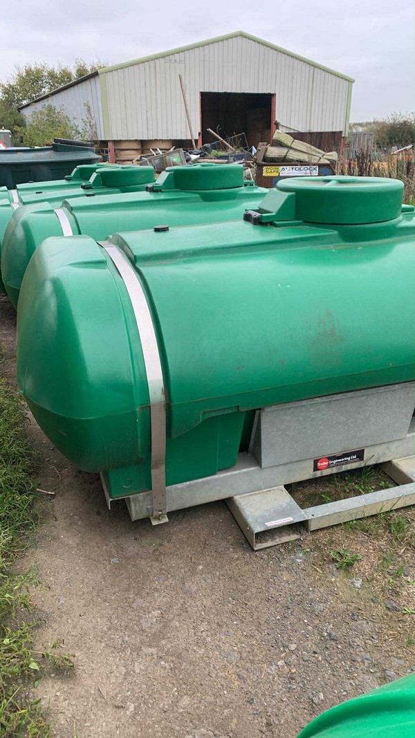 Bulk water bowser