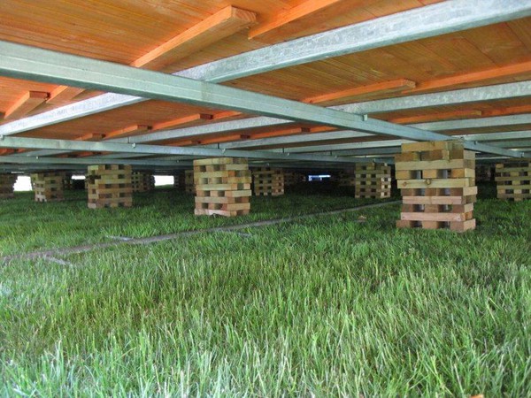 Unit floor levelling blocks