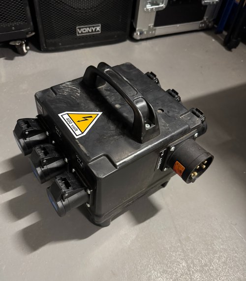 PowerBOX Distribution 32Amp to 6x 16A PowerBOX Distribution 32Amp to 6x 16A
