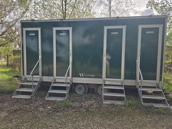 4x Cubical muli bay toilet unit