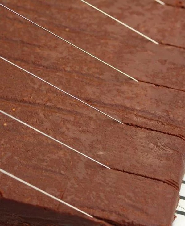 Used Guitar Cutter for chocolatier