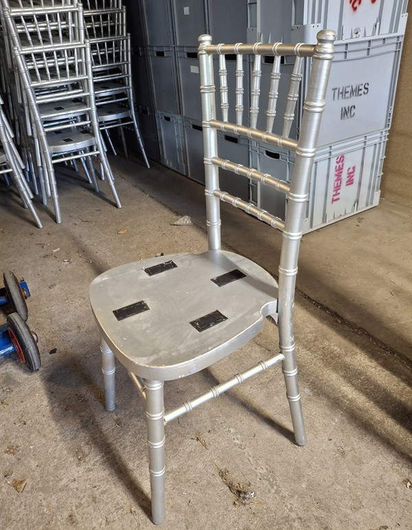100x Chiavari Chairs