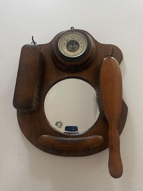 Vintage Wall Mounted Grooming Kit Vintage Wall Mounted Grooming Kit