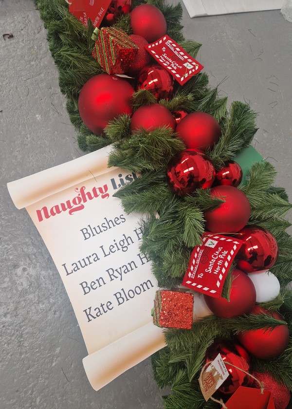 Secondhand Naughty or Nice Window Garlands For Sale
