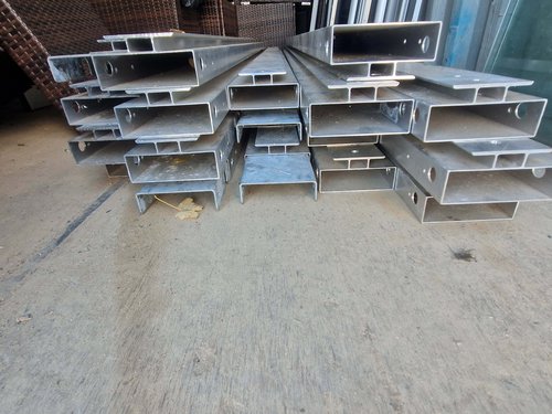 3m Floor extrusion with inserts 3m Floor extrusion with inserts