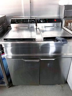 Electric floor standing fryer Electric floor standing fryer