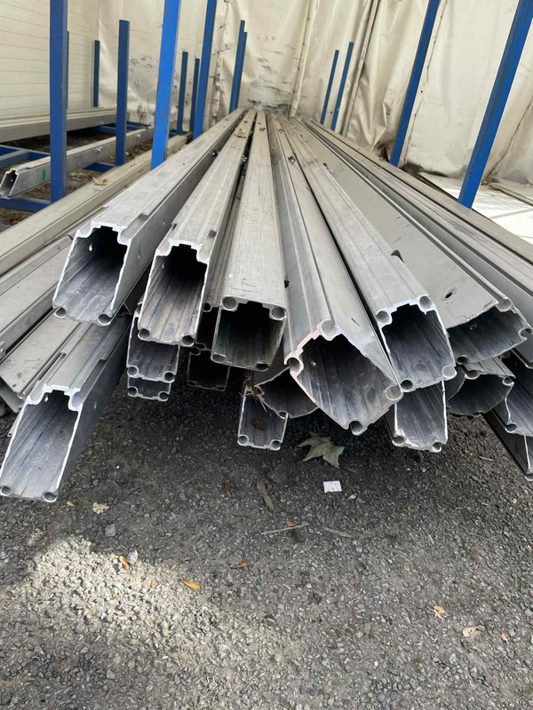 Frame marquee roof beams