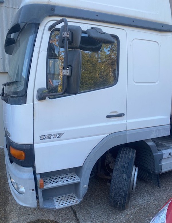 Secondhand Mercedes Atego 12t Sleeper Cab Truck Secondhand Mercedes Atego 12t Sleeper Cab Truck