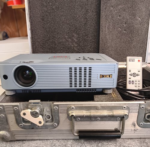 EIKI LC-XB23 Projectors