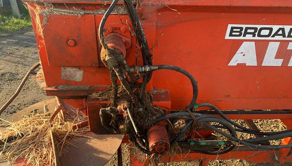 Secondhand Straw Spreader Secondhand Straw Spreader