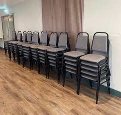 Bolero SSE506BG Steel Framed Banquet Chair Bolero SSE506BG Steel Framed Banquet Chair