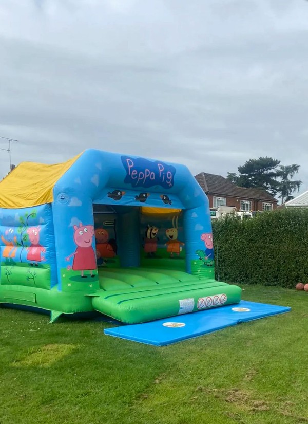 Pepper Pig bouncy castle for sale Pepper Pig bouncy castle for sale