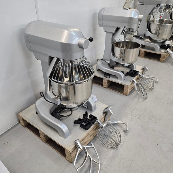 Mixer with beater, whisk and dough hook