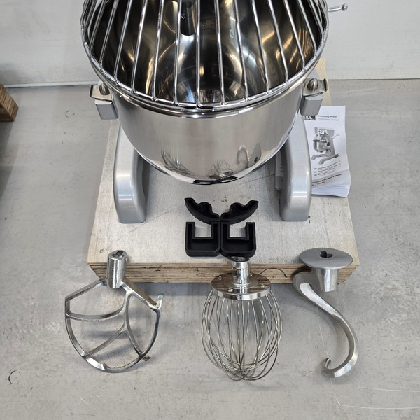 New B Grade Buffalo Table Top Planetary Mixer 9 Litre Dough Whisk Paddle GL190