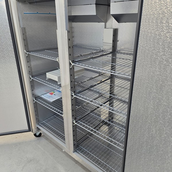 Upright Freezer 1200
