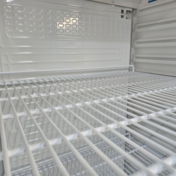 Commercial fridge with wire shelves Commercial fridge with wire shelves