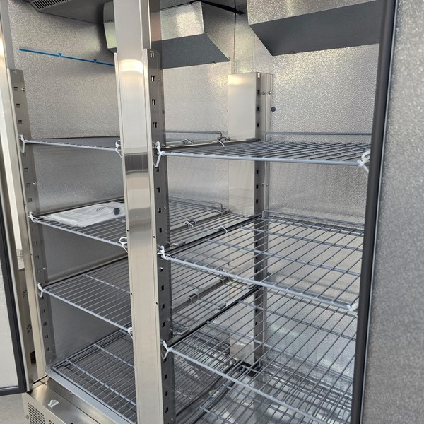 New B Grade Polar Double Stainless Slimline Fridge 960 Litre GD879 For Sale