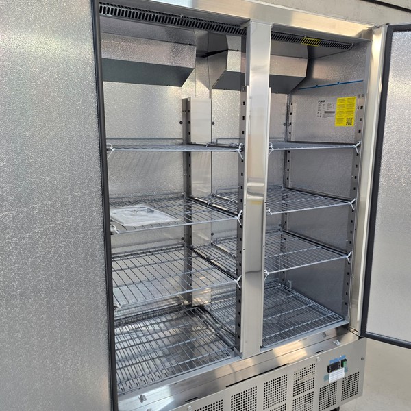 New B Grade Polar Double Stainless Slimline Fridge 960 Litre GD879 For Sale