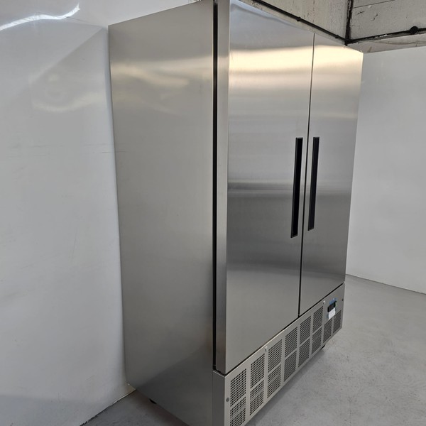 New B Grade Polar Double Stainless Slimline Fridge 960 Litre GD879 For Sale