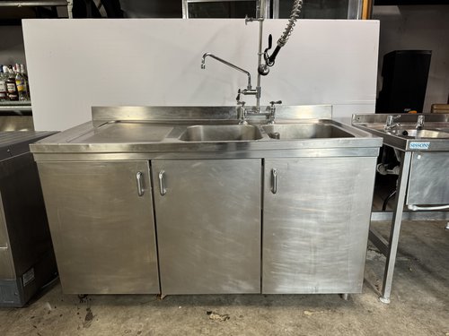 Double sink with Jet Tap and Multi Tap System