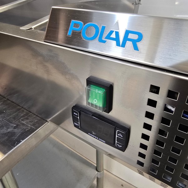 New B Grade Polar Pizza Topping Fridge 10 x 1/4 Gastro FA857 For Sale New B Grade Polar Pizza Topping Fridge 10 x 1/4 Gastro FA857 For Sale