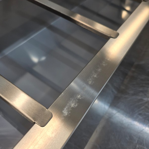 New B Grade Polar Pizza Topping Fridge 10 x 1/4 Gastro FA857 For Sale New B Grade Polar Pizza Topping Fridge 10 x 1/4 Gastro FA857 For Sale