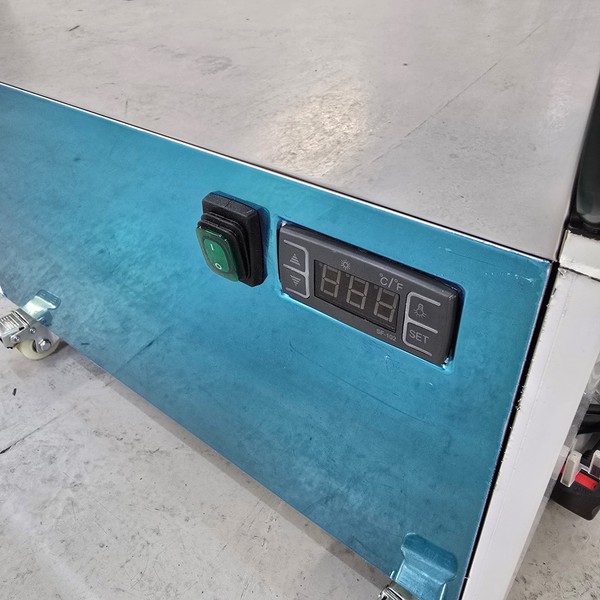 New B Grade Buffalo Heated Multideck Display Slimline CW146 For Sale New B Grade Buffalo Heated Multideck Display Slimline CW146 For Sale