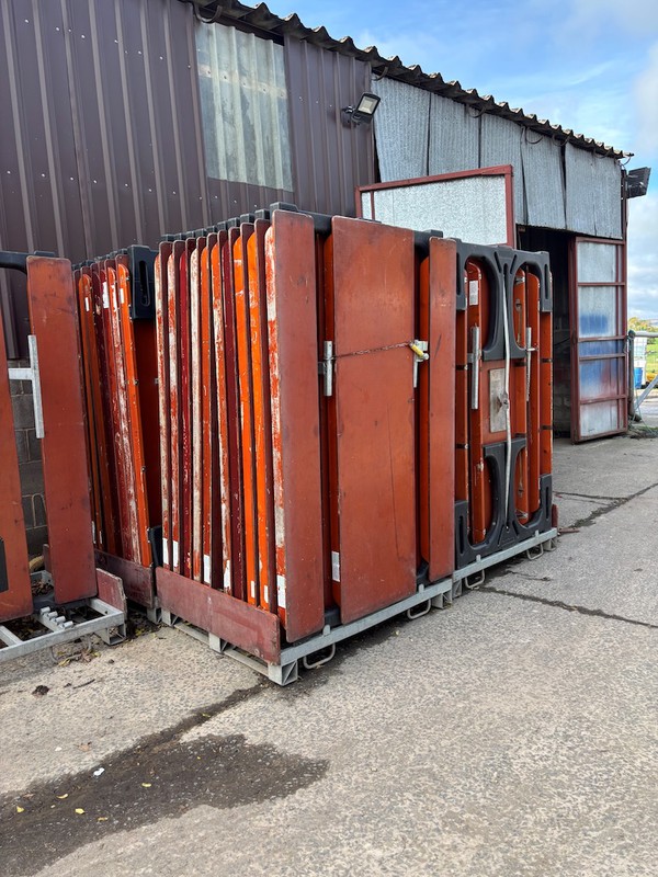 Folding Picnic Benches with Stillages Folding Picnic Benches with Stillages