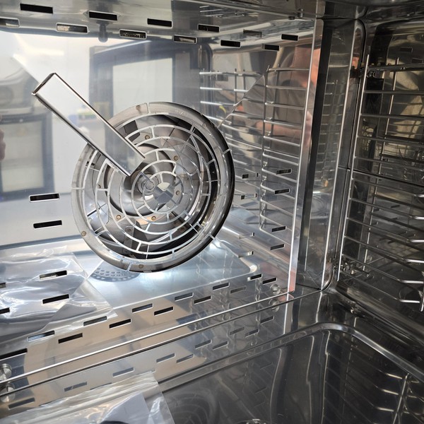 New B Grade Buffalo Combi Oven 6 x GN 1/1 Smart Touchscreen Compact CK110 For Sale