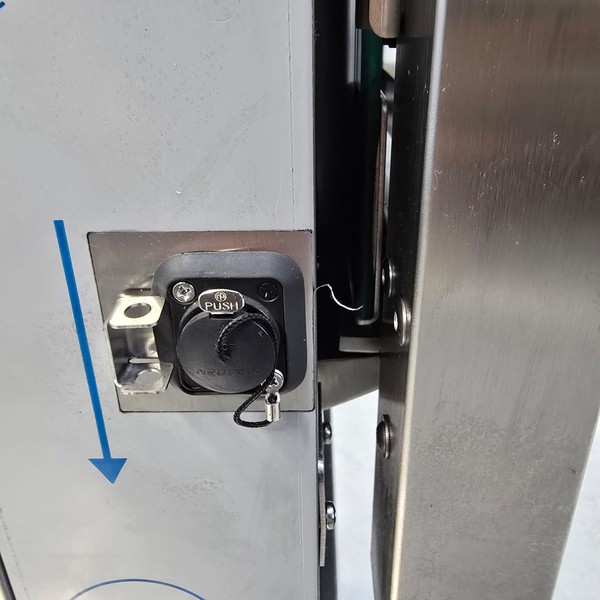 New B Grade Buffalo Combi Oven 6 x GN 1/1 Smart Touchscreen Compact CK110 For Sale