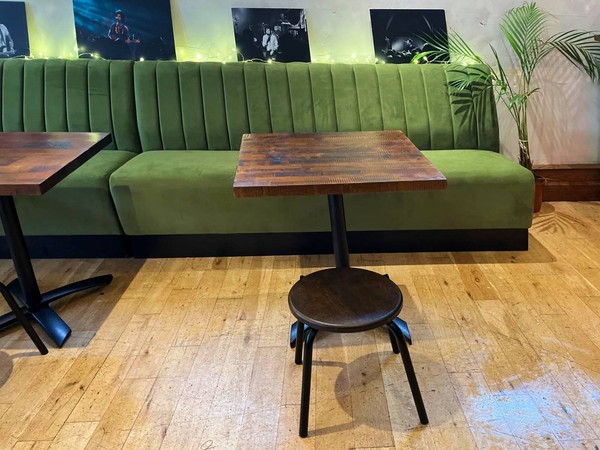 Pub / Bar bench or banquet seating