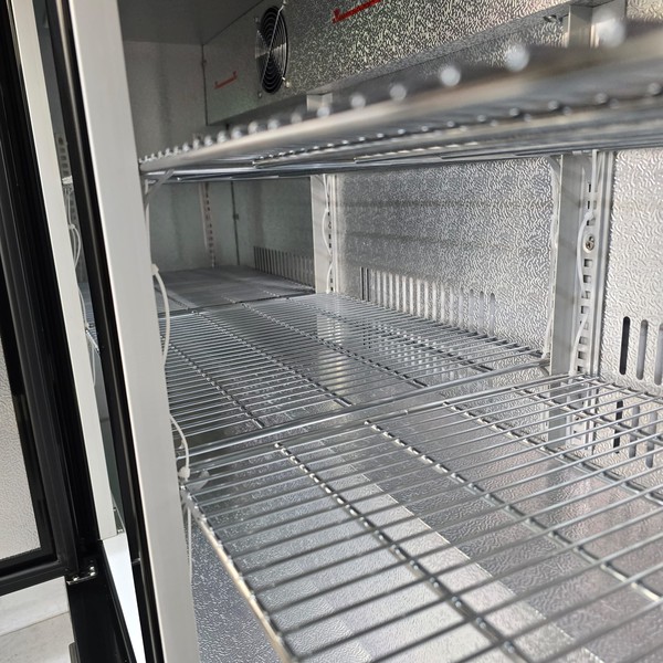 Wire shelves bottle fridge