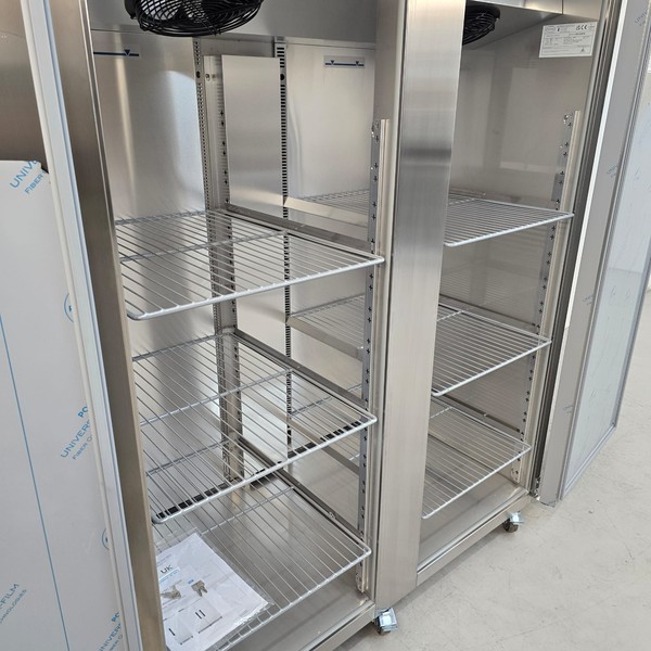 New B Grade Foster Double Upright Stainless Freezer 1300 Litre XR1300L 33-211 For Sale